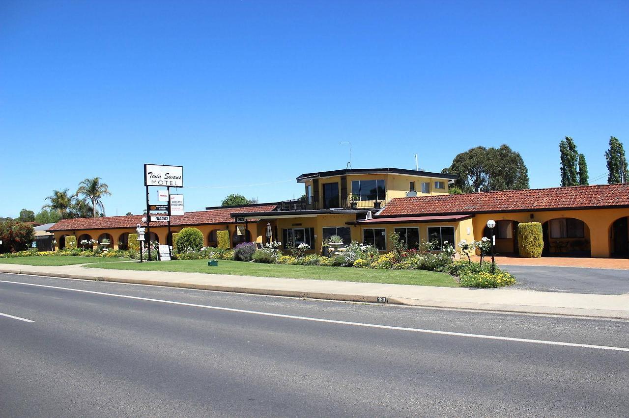 Twin Swans Motel Inverell Esterno foto