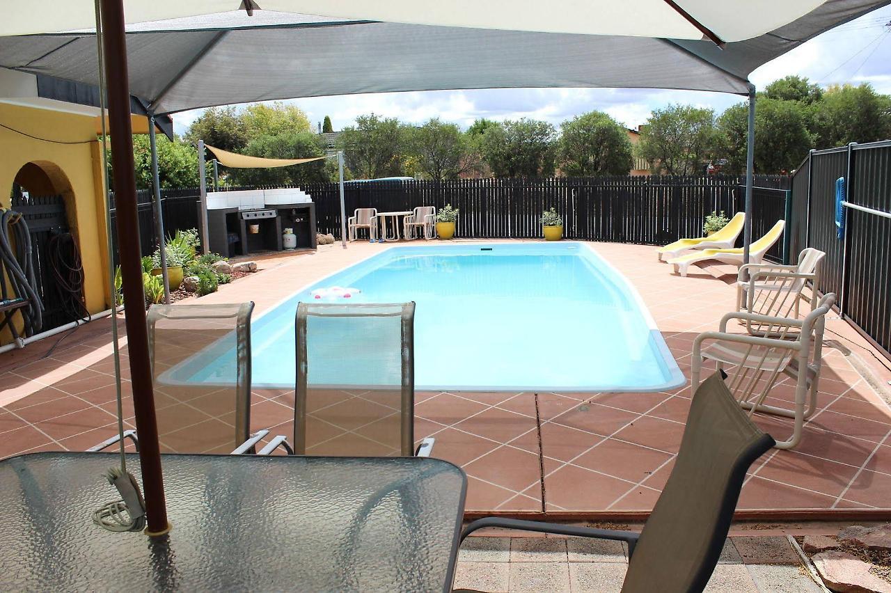 Twin Swans Motel Inverell Esterno foto