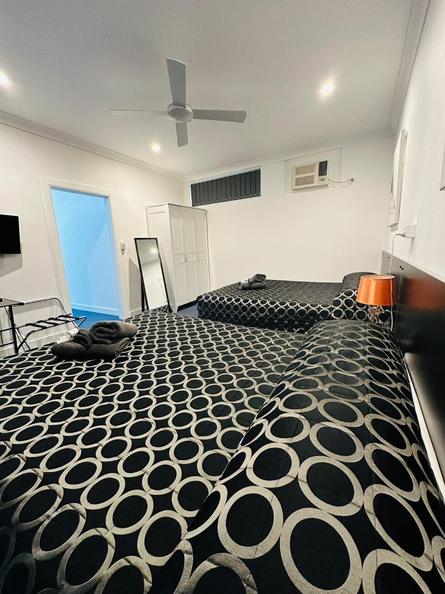 Twin Swans Motel Inverell Esterno foto
